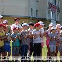 Военные кинологи посетили воспитанников школьного лагеря Колодищанской средней школы