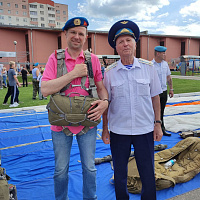 В Витебске в эти минуты широко празднуют День десантников и сил специальных операций