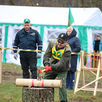 И пером и топором!