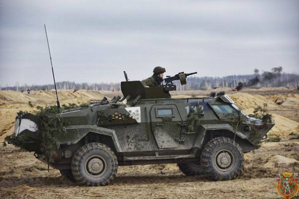 Боевые стрельбы взводов на полигоне Брестский