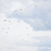 Первые прыжки с парашютом