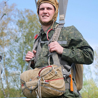 Новобранцы сил специальных операций готовятся к своему первому прыжку с парашютом