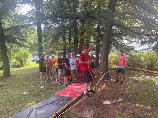 Спортивно-полевая игра «Захват знамени» прошла в «Орлёнке»