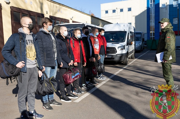 Пополняя армейский строй