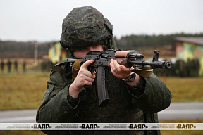 Занятия по огневой подготовке с военнослужащими нового пополнения 120 омбр