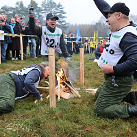 И пером и топором!