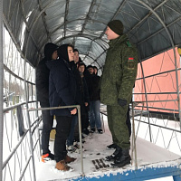 На экскурсию — к гвардейцам