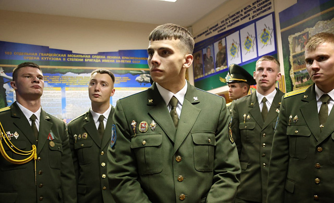 В соединения и воинские части прибывают молодые офицеры — выпускники военных учебных заведений