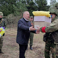 Поздравили с наступающим праздником 