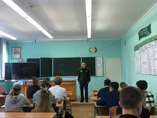 Профориентационную работу провели курсанты военно-технического факультета в БНТУ