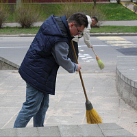 Навели порядок на территории памятника