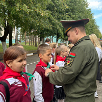 Торжественный приём в пионеры