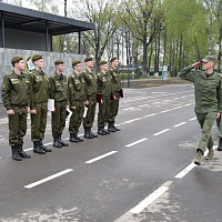 В кинологическом центре состоялось чествование военнослужащих, выслуживших установленные сроки службы