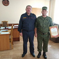 Военнослужащего 11 омбр наградили за помощь в задержании лиц, совершавших кражи
