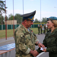 Награждение участников испытания на право ношения нагрудного знака «Доблесть и мастерство»