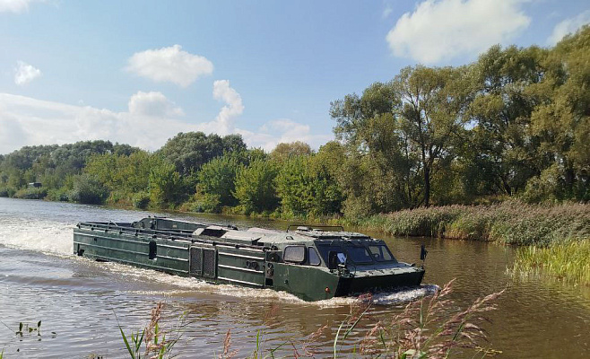 Курсанты 72 ОУЦ преодолели водную преграду