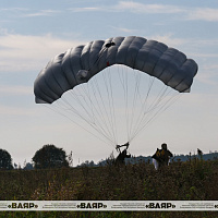 Военнослужащие 5 обр СпН совершили прыжки с парашютом