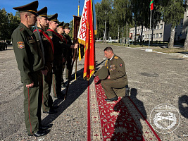 В 111 абр состоялась торжественная церемония прощания командира бригады с Боевым Знаменем