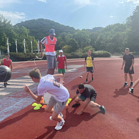 Спортивно-полевая игра «Захват знамени» прошла в «Орлёнке»