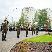 Торжественные шествие и митинг, посвящённые 9 Мая, в Слуцке