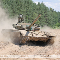 Военнослужащие 72 ОУЦ выполнили упражнение по вождению боевых машин