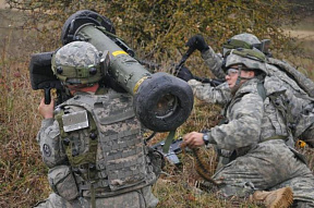 США поставят Косово противотанковые ракетные комплексы Javelin