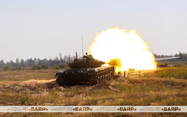 Военнослужащие 6 омбр выполнили упражнение контрольных стрельб штатным артиллерийским выстрелом