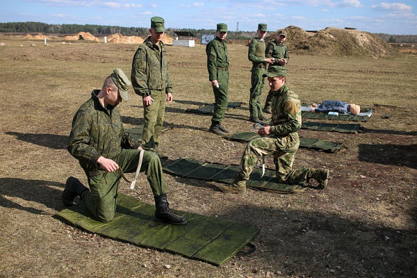 Воспитанники военно-патриотического клуба «Гренада» участвуют в полевом выходе совместно с одним из подразделений 11 омбр