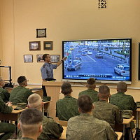 На военно-транспортном факультете в БелГУТ прошла акция «Подари фликер сослуживцу»