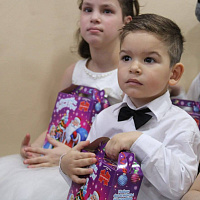 Военнослужащие Вооружённых Сил продолжают участвовать в акции «Наши дети»