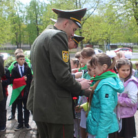 Военнослужащие 60-го отдельного полка связи приняли участие в торжественном приеме в пионеры