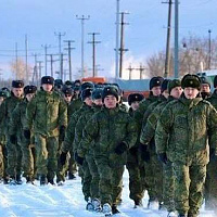 Плечом к плечу