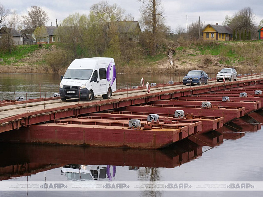 Военнослужащие 30 ождбр навели мост в городском посёлке Бешенковичи