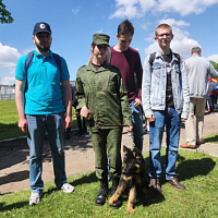В гостях у военных кинологов