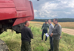Военные комиссары Гродненщины ознакомились с ходом уборочной кампании