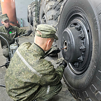 В 65-й автомобильной бригаде проводится перевод техники на зимний режим эксплуатации