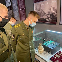 Воспитывая патриотов