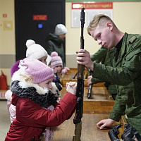 Учащиеся Жодинской женской гимназии побывали в гостях у воинов 36 дмостбр