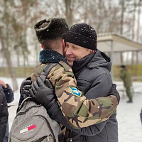 Вчерашние мальчишки стали защитниками Родины