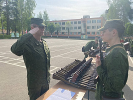 Ритуал вручения оружия в 72 ОУЦ