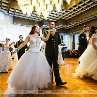 В Брестском академическом театре драмы прошел офицерский бал