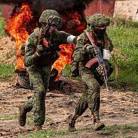 С курсантами Военной академии проходят занятия по тактической подготовке