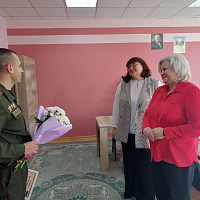 Военнослужащие Вооружённых Сил поздравили учителей с профессиональным праздником