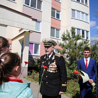 Брестские десантники поздравили ветеранов