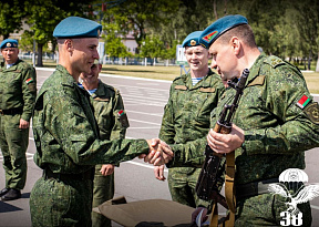 Торжественные церемонии вручения оружия и военной техники