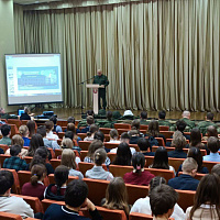 Военнослужащие Вооружённых Сил продолжают проводить профориентационную работу