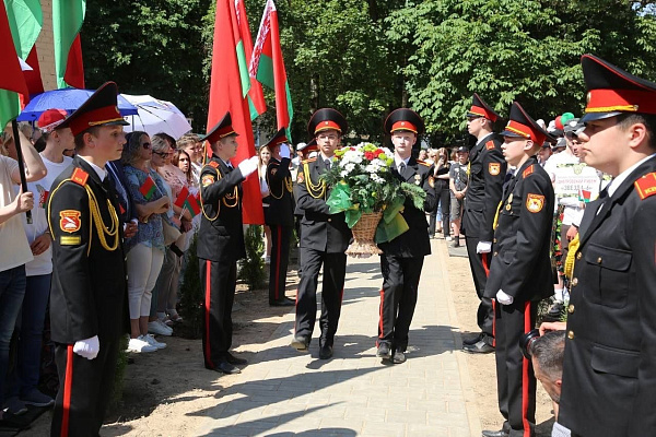 В Могилёве состоялось открытие Алееи имени Героя Советского Союза 