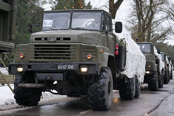 Гвардейцы совершили марш 