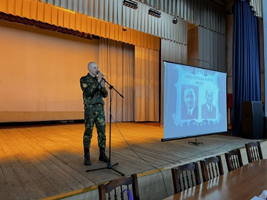 Поэзии чарующие строки