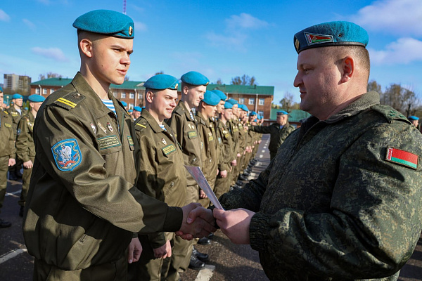 В Вооружённых Силах провожают в запас военнослужащих, выслуживших установленные сроки службы